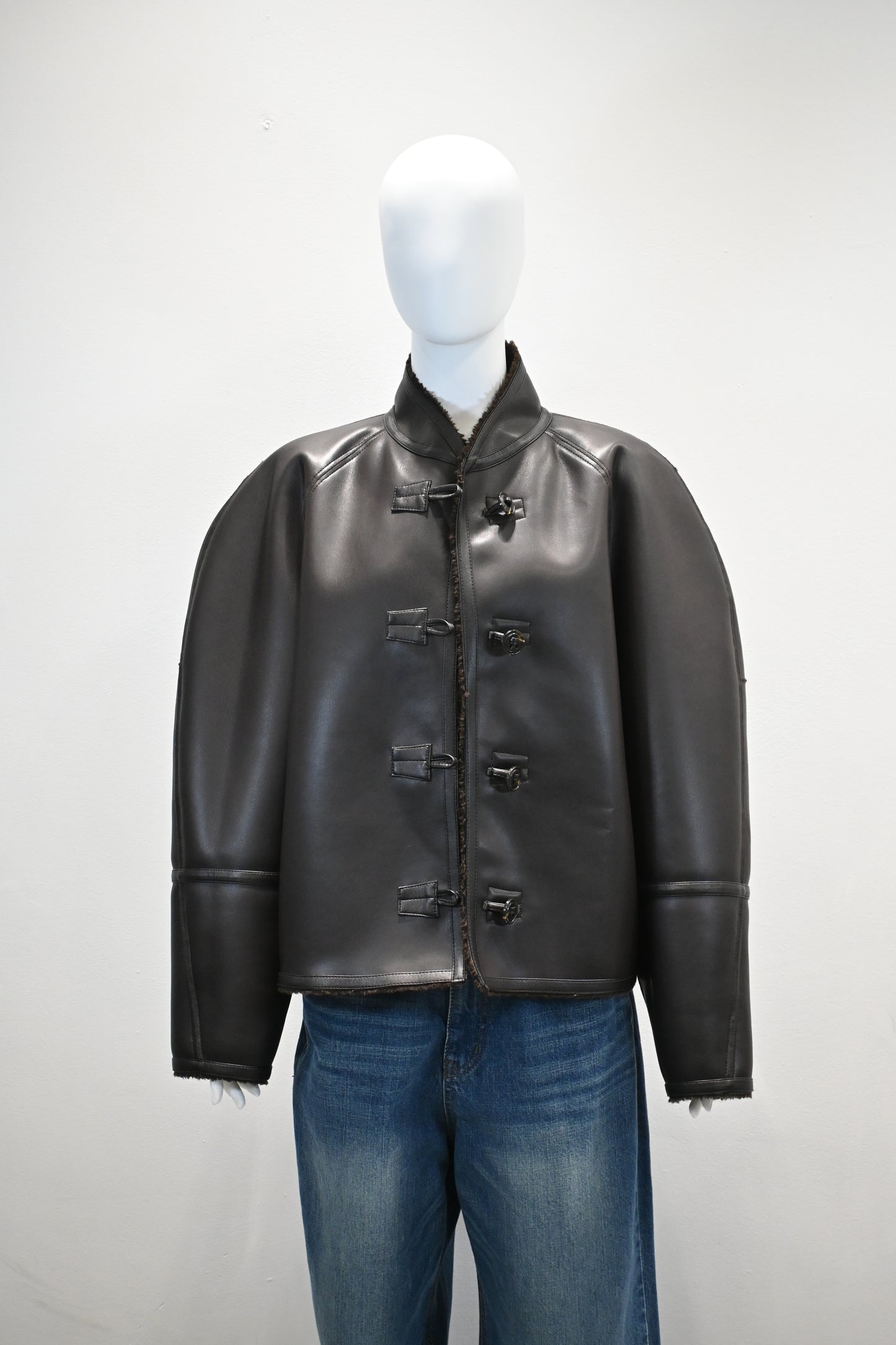 LOW CLASSIC SHORT SHEARLING REVERSIBLE COAT_BROWN