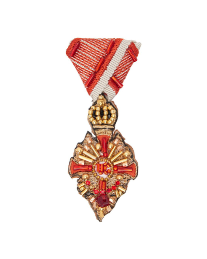 CROWN BROOCH_UC2E1X03