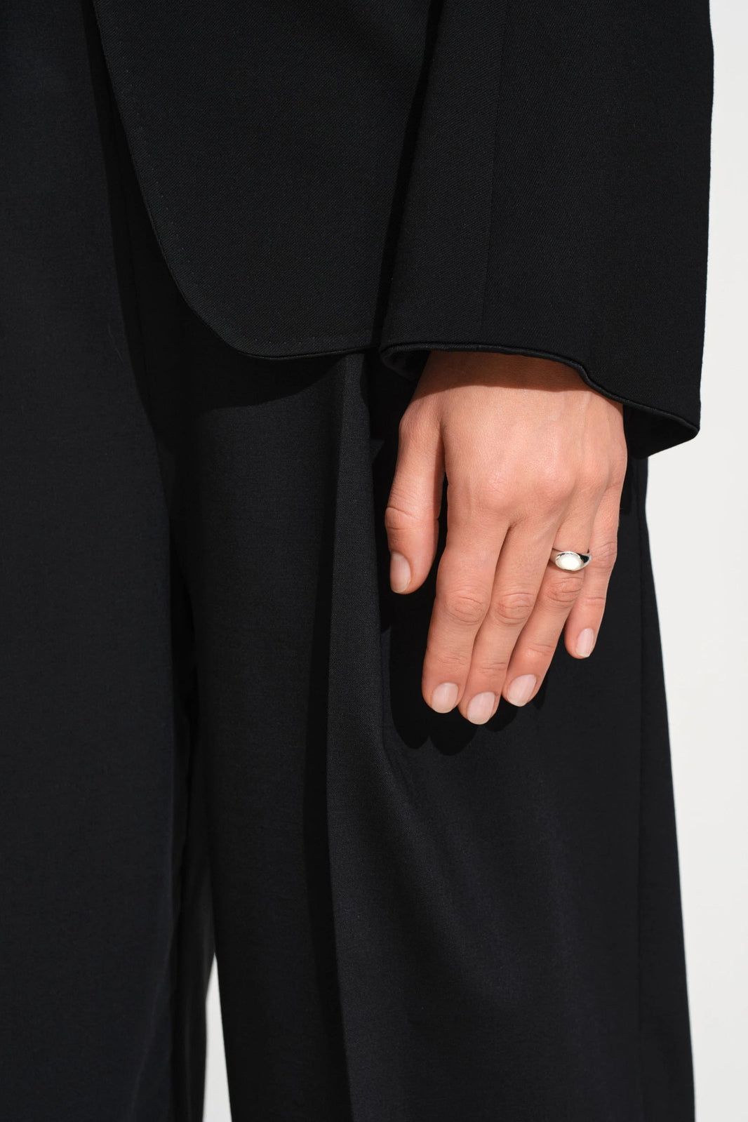 Tom Wood Joe Ring White Mother of Pearl