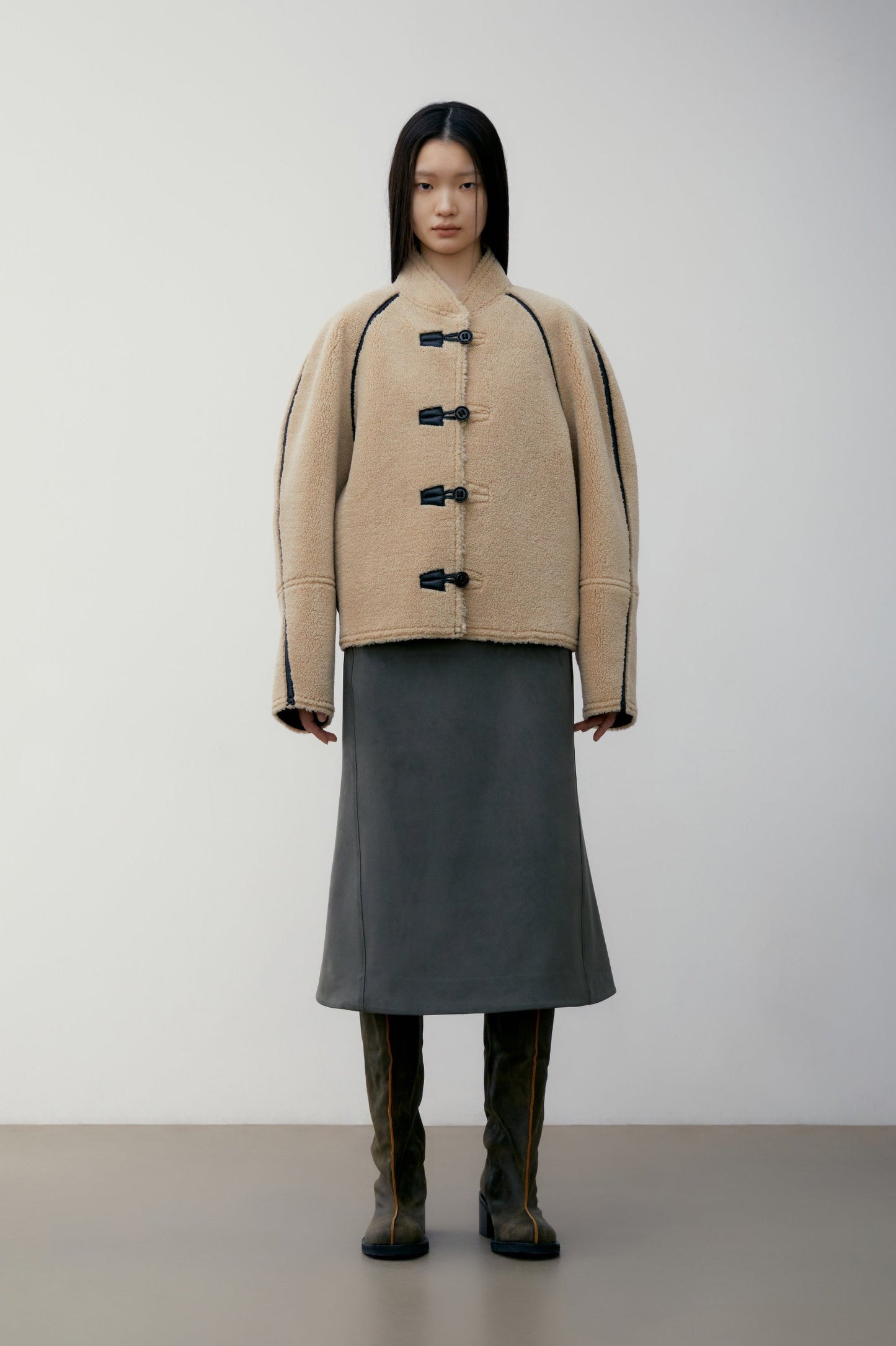 LOW CLASSIC SHORT SHEARLING REVERSIBLE COAT