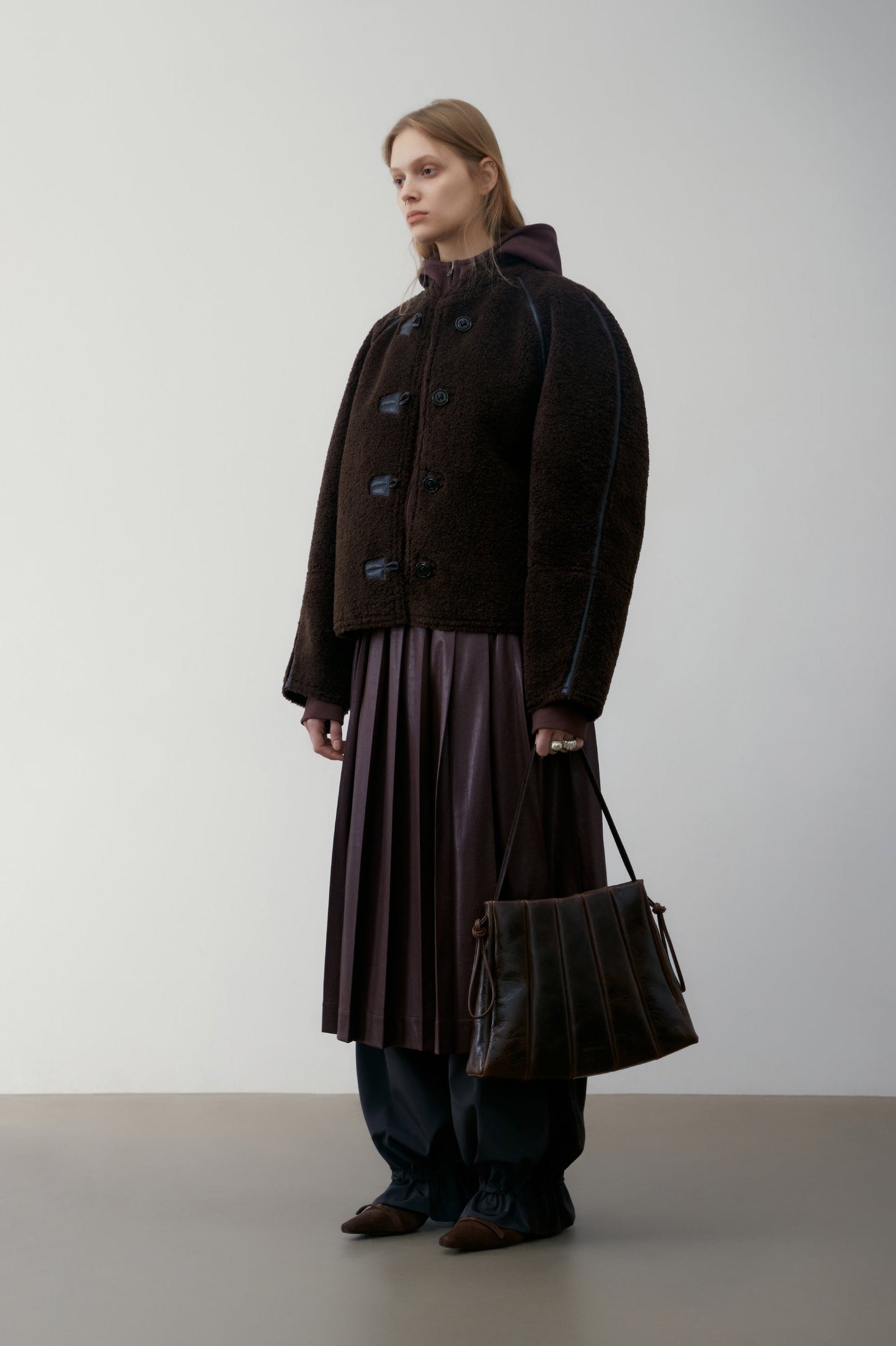 LOW CLASSIC SHORT SHEARLING REVERSIBLE COAT_BROWN