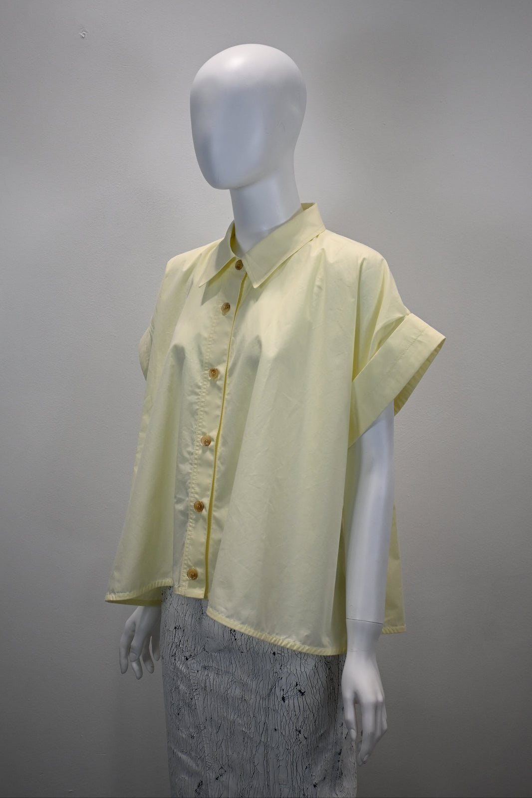 LOW CLASSIC CURVED HEM SHIRT