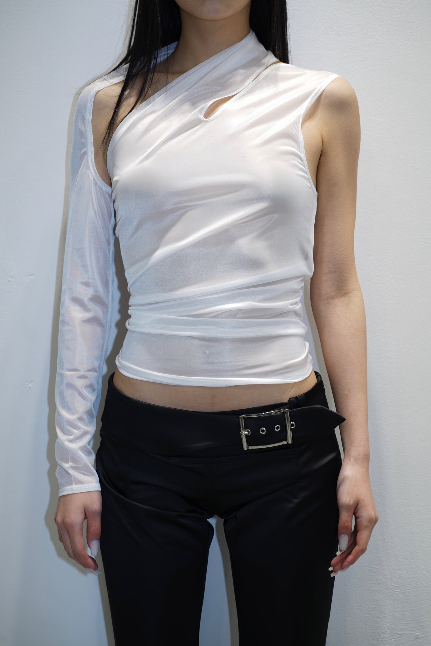 PRESSIAT WHITE ASYMETRICAL TOP