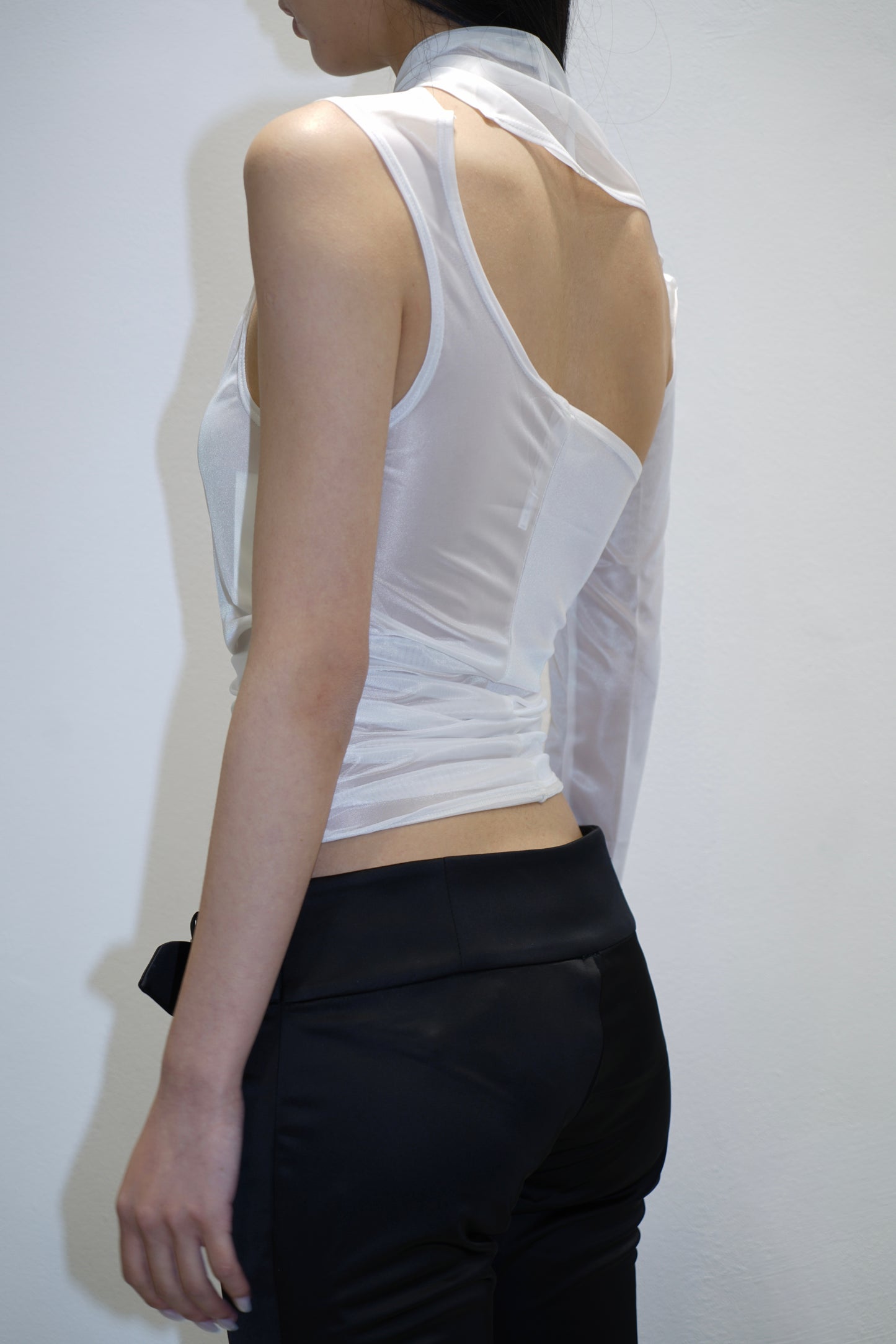 PRESSIAT WHITE ASYMETRICAL TOP