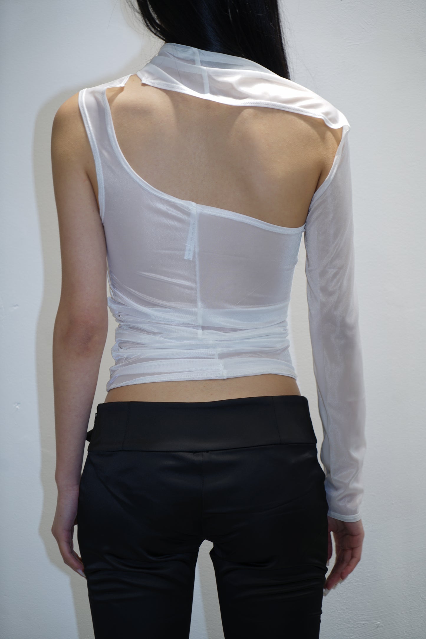 PRESSIAT WHITE ASYMETRICAL TOP