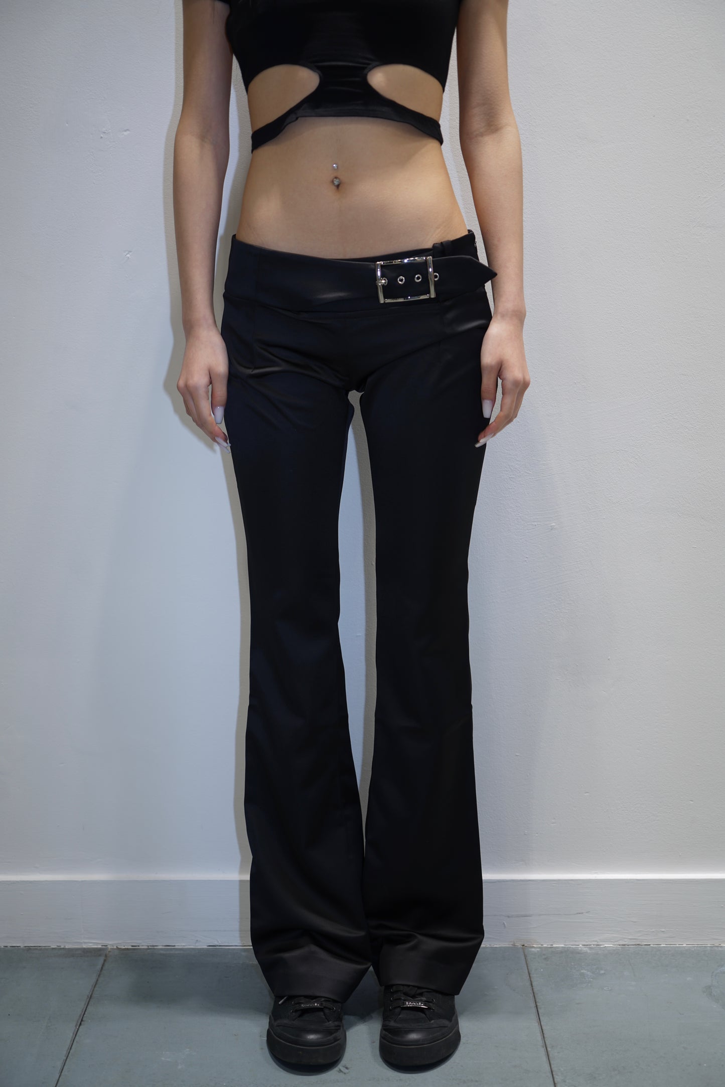 PRESSIAT BLACK LOW RISE BUCKLE PANTS