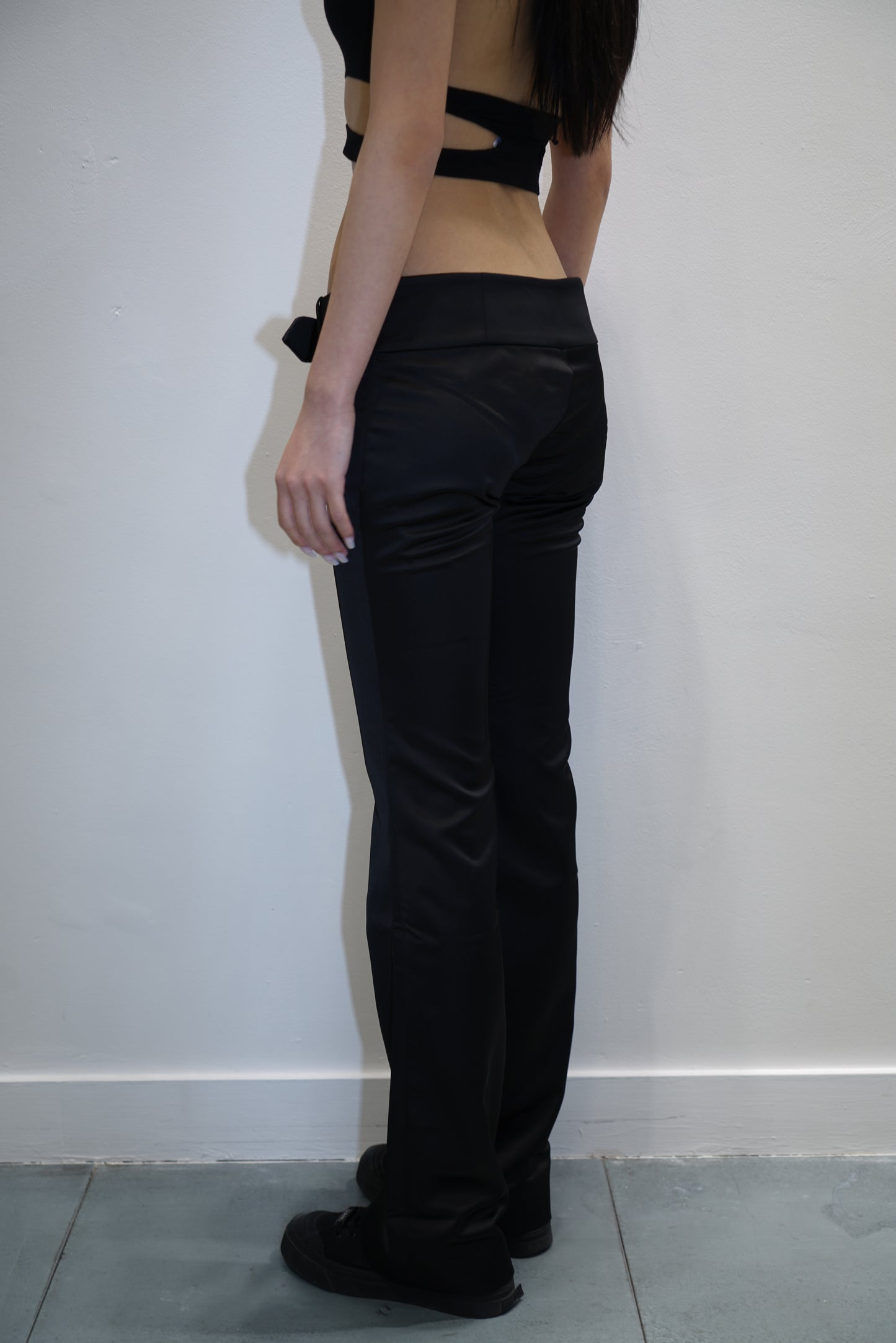 PRESSIAT BLACK LOW RISE BUCKLE PANTS