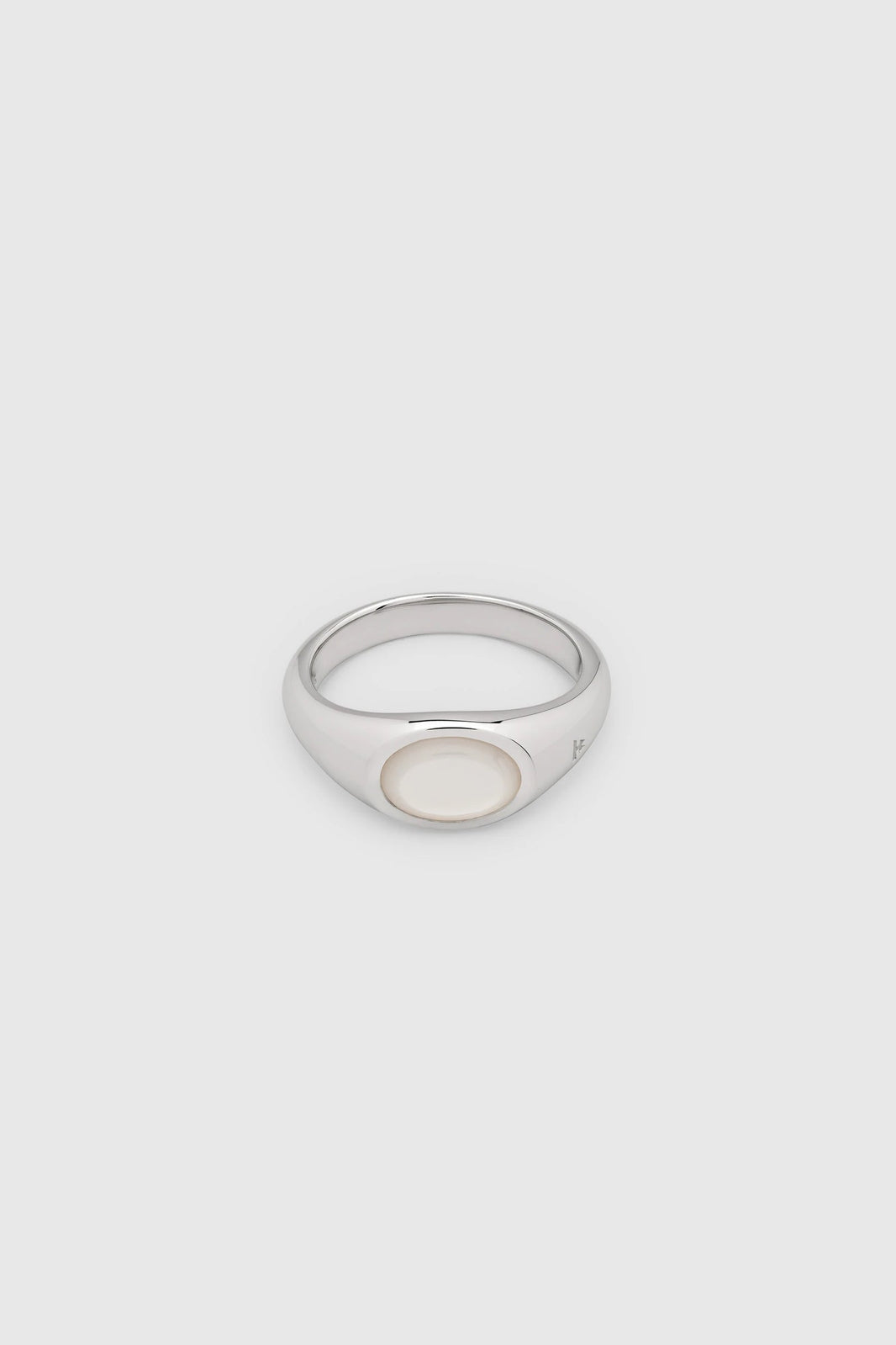 Tom Wood Joe Ring White Mother of Pearl