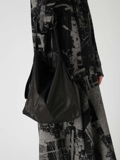 Y's UNFINISHED LEATHER SHOULDER BAG_BLACK