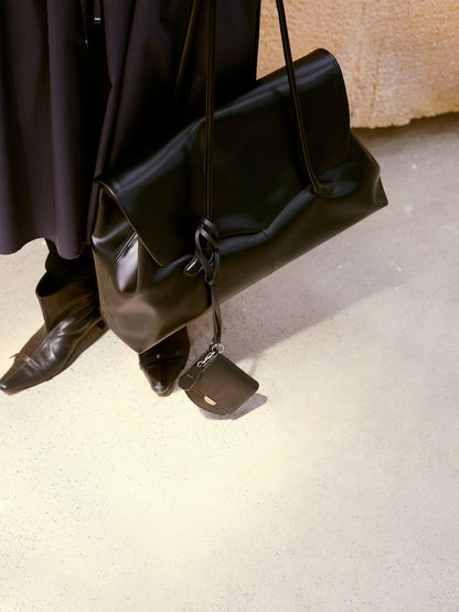 LOW CLASSIC HARICOT FLAP BAG_BLACK