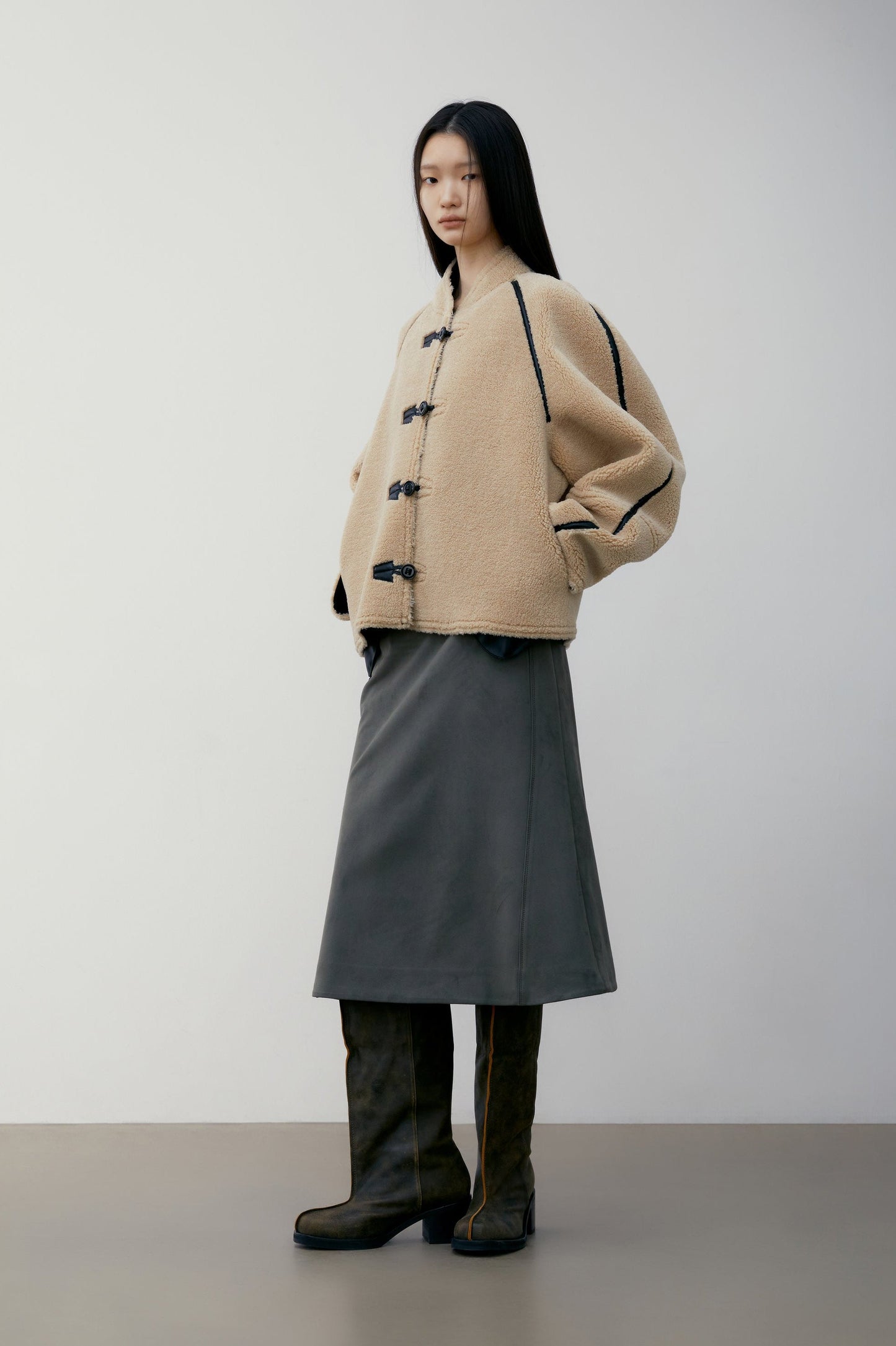 LOW CLASSIC SHORT SHEARLING REVERSIBLE COAT