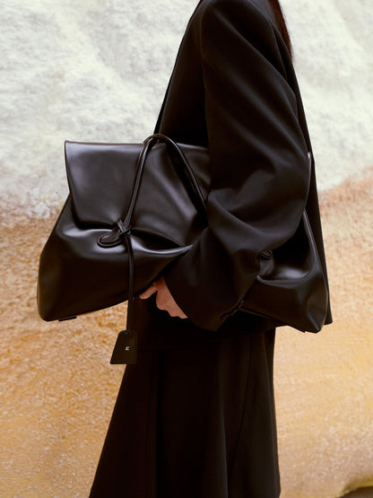 LOW CLASSIC HARICOT FLAP BAG_BLACK