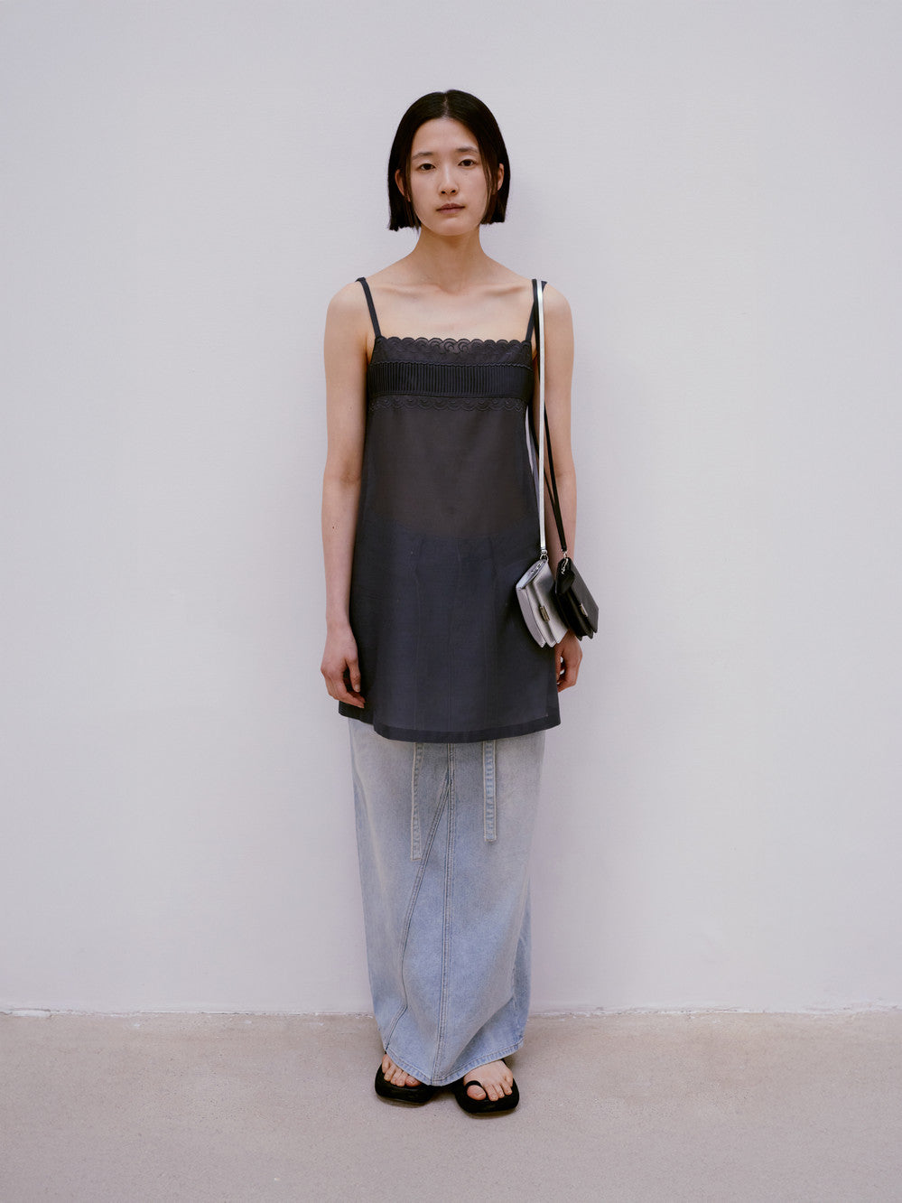 LOW CLASSIC BELTED HIGH WAIST DENIM SKIRT_BLUE