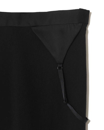 UNDERCOVER GARTER-DETAIL ASYMMETRIC MIDI SKIRT_BLACK UP1F1601